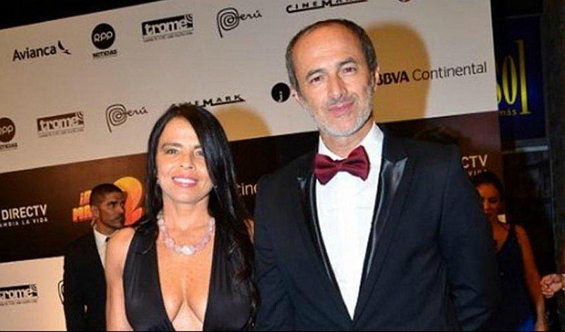 Carlos Alcántara y su esposa brillaron en avant premiere de ‘Perdida’ 