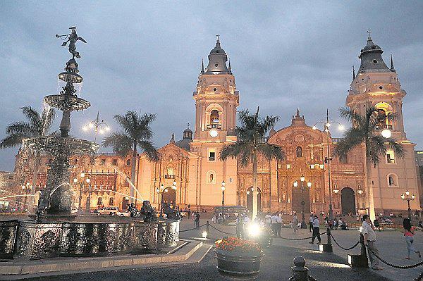 ​Asaltan conocida sanguchería ubicada en plena Plaza de Armas (FOTO)