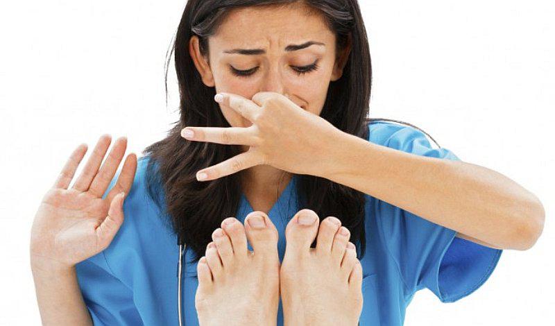 5 trucos para acabar con el mal olor en los pies  y usar los zapatos que más quieras