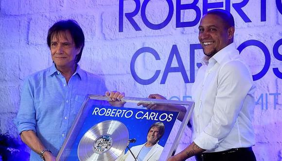 ​Roberto Carlos entrega premios a Roberto Carlos en gran encuentro (VIDEO)