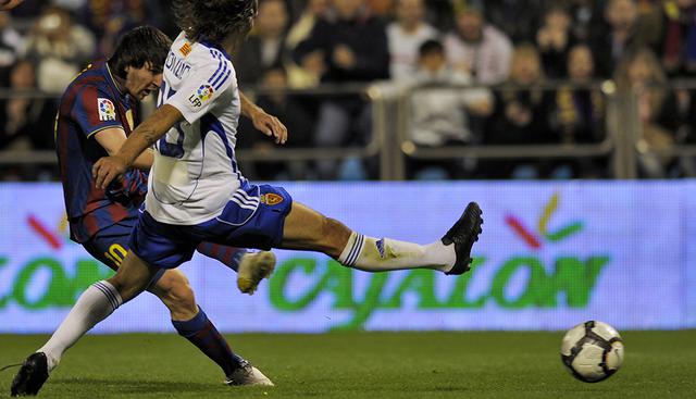 Lionel Messi vs. Zaragoza. Temporada 2009-10. (Foto: AFP)