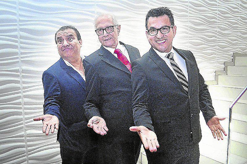 Crítica a la política “el candidato”   con “los chistosos”