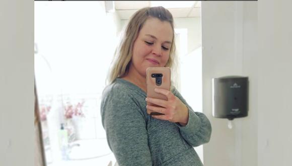 Courtney Rogers embarazada de su última hija, Cambria. (Foto: Instagram littlehouseinthehighdesert)