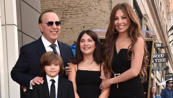 Thalía y sus hijos acompañaron a Tommy Mottola en la develación de su estrella en Hollywood. (Foto: AFP)