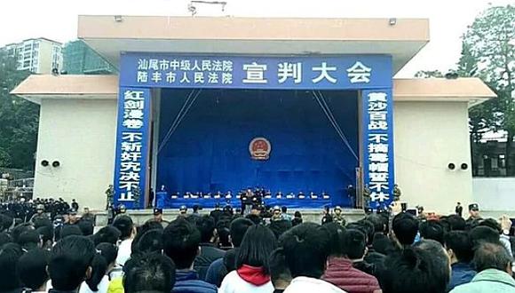 China: 10 personas fueron ejecutados en estadio frente a miles de espectadores