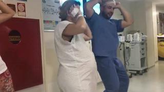 Doctor baila 'Despacito' con sus pacientes embarazadas para ayudarlas en el parto (VIDEO)