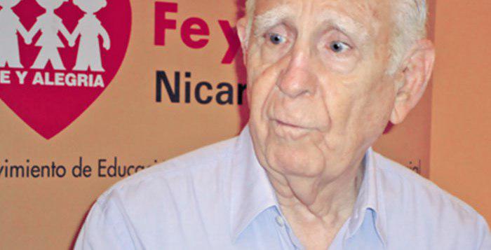 Fallece Fernando Cardenal, director de Fe y Alegría que alfabetizó al pueblo