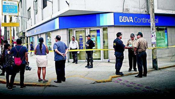 Breña: encapuchados asaltan banco en 40 segundos