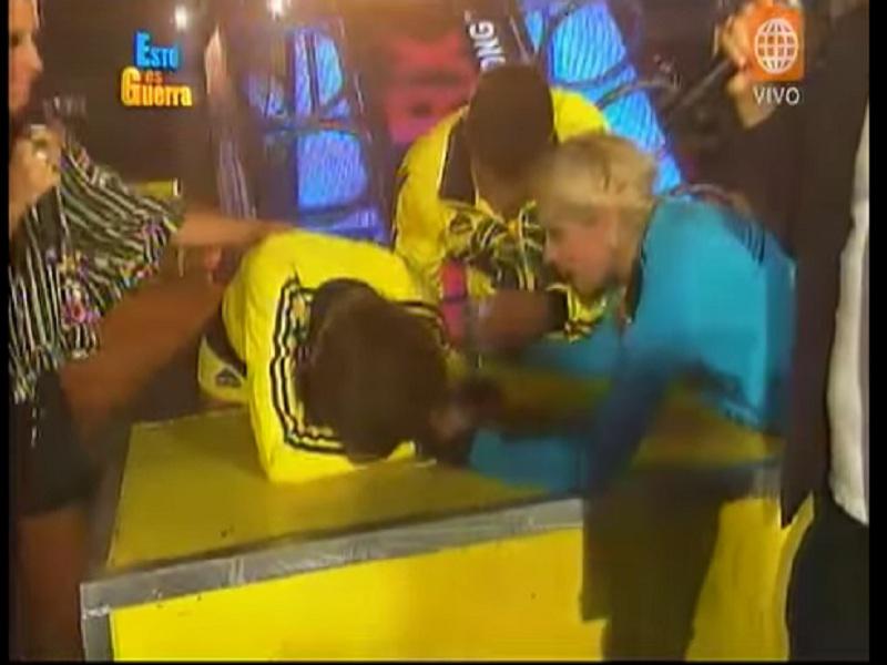 Esto Es Guerra: Laura Spoya sufre desmayo y es criticada en redes [VIDEO]