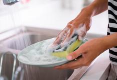 ¿Ahorra más lavar a mano los platos o usar un lavavajillas?