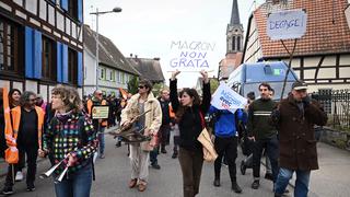 Decomisan ollas y sartenes en Francia para evitar protestas contra el gobierno