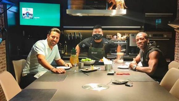 Claudio Pizarro y Luis Advíncula se juntaron para compartir una comida. (Foto: Instagram)