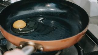 Cómo evitar que la comida se pegue en la sartén con vinagre