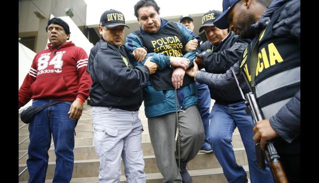 El exalcalde de San Juan de Lurigancho, Carlos Burgos Horna, fue detenido por la Policía Nacional del Perú (PNP) el 27 de setiembre en el hostal Los Dos en el Mundo, ubicado en la cuadra 7 de la avenida Universitaria, en el distrito de Los Olivos, donde se ocultaba. (Foto: Allen Quintana/GEC)