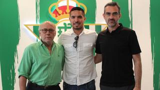 Juan Manuel Vargas firma por dos temporadas con el Betis 