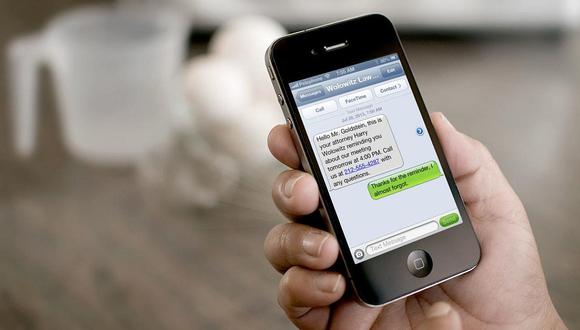 Hombre recibió un mensaje de texto de su padre muerto hace seis años 