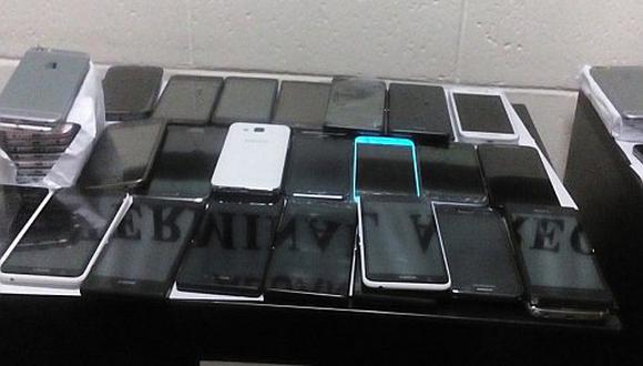 Callao: detienen a personas que llevaban un centenar de celulares al parecer robados 