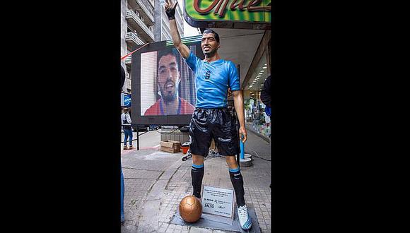 Luis Suárez ya tiene estatua a tamaño real en Uruguay