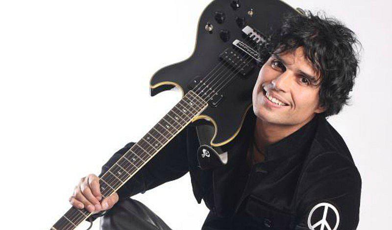 Pedro Suárez Vértiz se enorgullece por su libro expuesto en FIL 2017 [FOTO]