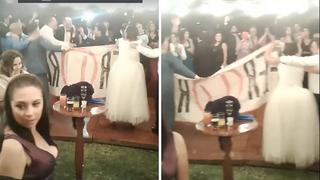 Pareja celebra "la hora loca" de su boda con banderolas y cántico de Universitario de Deportes (VIDEO)