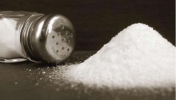 ¿Por qué botar la sal es de mala suerte?