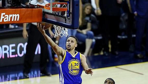 NBA: Warriors, con Curry soberbio, pasan a semifinales con 4-0