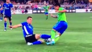 Raúl Ruidíaz pudo acabar muy mal: la fuerte patada que recibió en la MLS | VIDEO