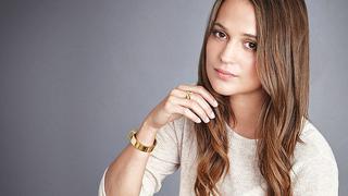  ¡Alicia Vikander, la nueva Tomb Raider, sorprende con este nuevo look! [FOTOS]