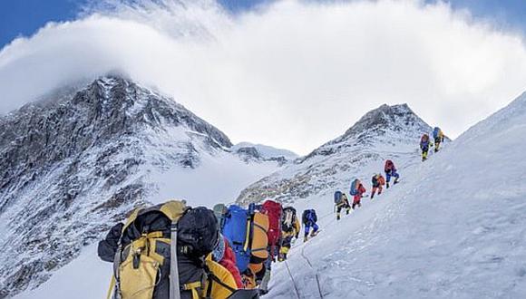 Glaciares del Everest se descongelan y cadáveres salen a la luz