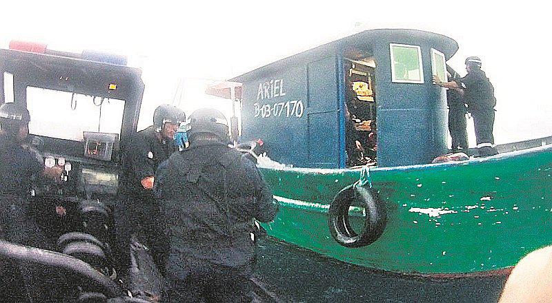 Tumbes: tres ecuatorianos son intervenidos pescando en aguas peruanas