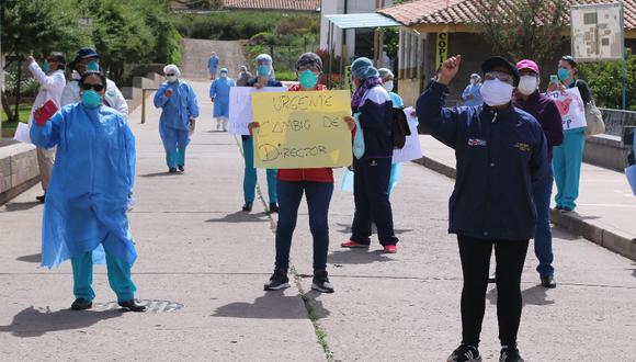 Cusco: Trabajadores de Hospital Regional de Cusco protestan y piden destitución de director. (Foto: Juan Sequeiros)