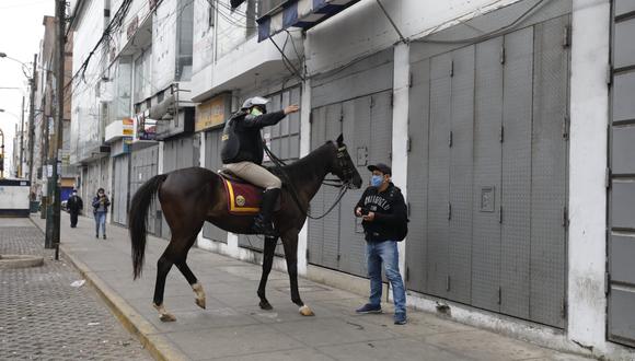 Cerraron accesos y desalojaron ambulantes en Gamarra. Además, ministros Martos y Rodríguez así como alcalde Forsyth inspeccionan la zona. (Fotos: Diana Marcelo/GEC)
