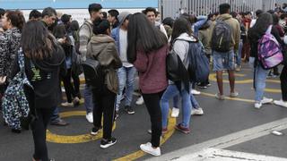 Página de los Bomberos reporta varios casos de personas caídas tras el fuerte sismo en Lima