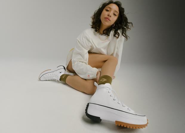 Moda: Cuatro looks con zapatillas con plataforma que serán tendencia del  verano nndc | MUJER | OJO