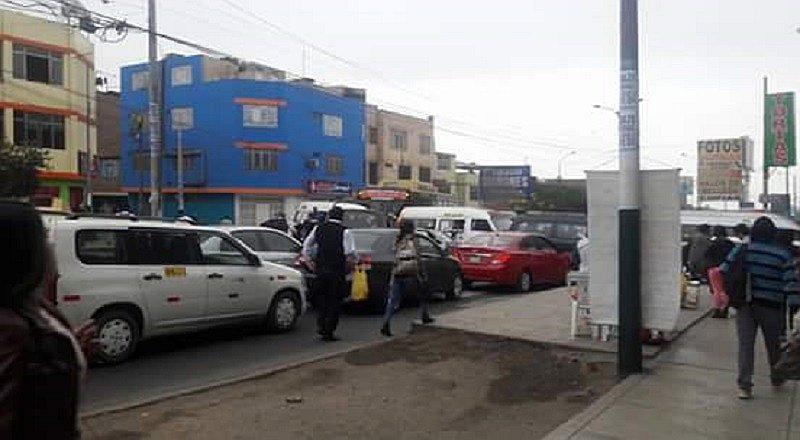 Independencia: Reportan tráfico insoportable en avenida Alisos