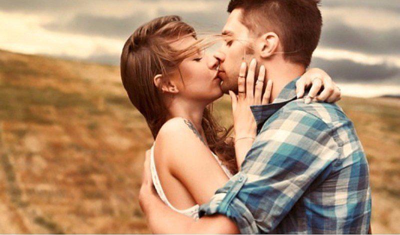 Cómo saber si en realidad te ama según sus besos