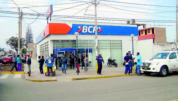 Chincha: Delincuentes asaltan banco en un minuto  