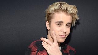 Justin Bieber sufre aparatosa caída en pleno concierto [VIDEO]