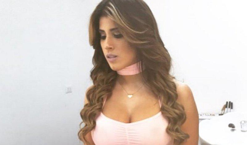 Yahaira Plasencia hizo encuesta para saber qué parte del cuerpo operarse