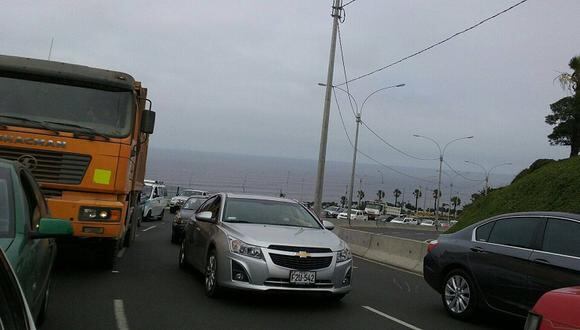 ​Miraflores: Tremenda congestión vehicular afecta a conductores