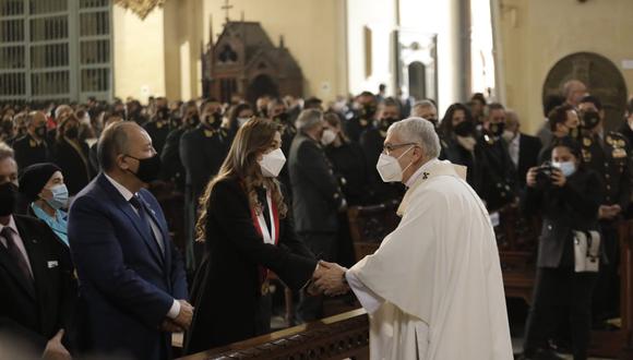 Camones Soriano sí participó de la ceremonia, que incluyó una misa a cargo del arzobispo Carlos Castillo. (Fotos: Anthony Niño de Guzmán / @photo.gec)