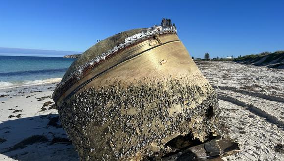Este fragmento de nave apareció en playa de Australia con suceso.