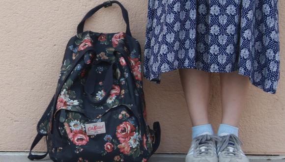 La mochila escolar es un accesorio muy útil, pero muy fácil de ensuciar. (Foto: Pexels)