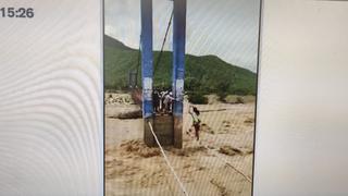 Motupe: personas cruzan el río con ayuda de cuerdas tras caída de puente Arrozal