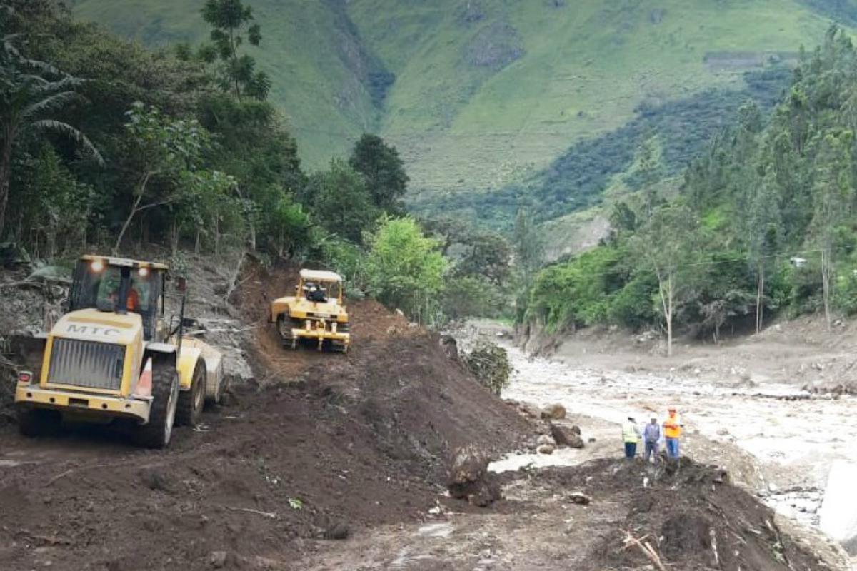 Trasladan estructuras metálicas e inician trabajos para reemplazar puente Saucepampa que colapsó por caída de devastador huaico en Santa Teresa . Cusco (Foto: MTC)