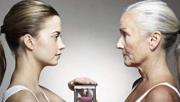 El envejecimiento es el resultado de la acumulación de daños moleculares y celulares a lo largo del tiempo, lo que lleva a una disminución gradual de las capacidades físicas y mentales y a un mayor riesgo de enfermedad.