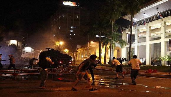 Paraguay: manifestantes incendian el congreso y se enfrentan a policías (EN VIVO)