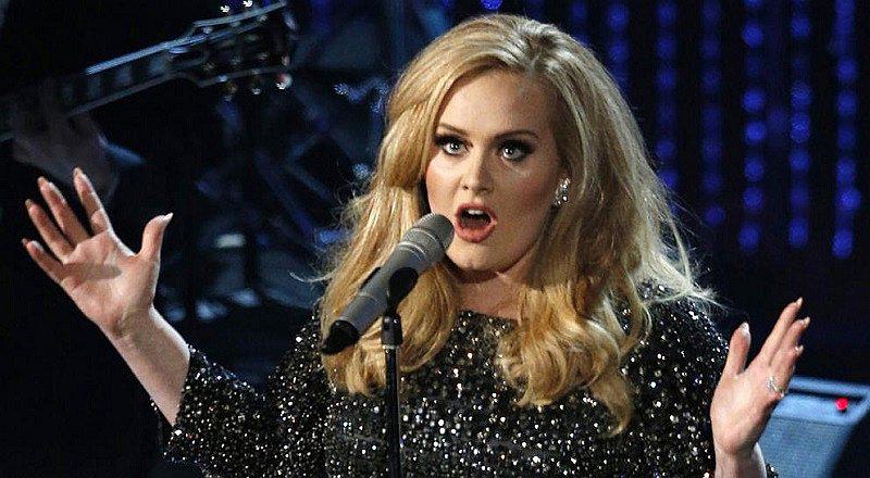 ¿Adele olvidó la letra de su canción en pleno concierto? [VIDEO]