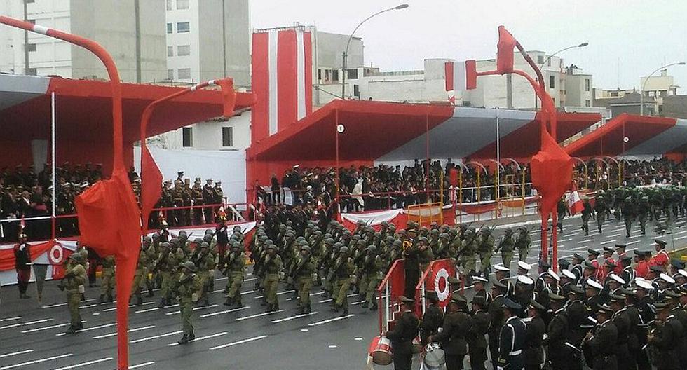 Parada Militar Ejército Peruano atrae los aplausos del público