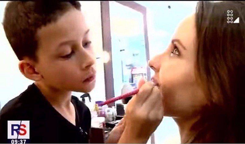 Conoce al increíble niño maquillador de tan solo 10 años [VIDEO]